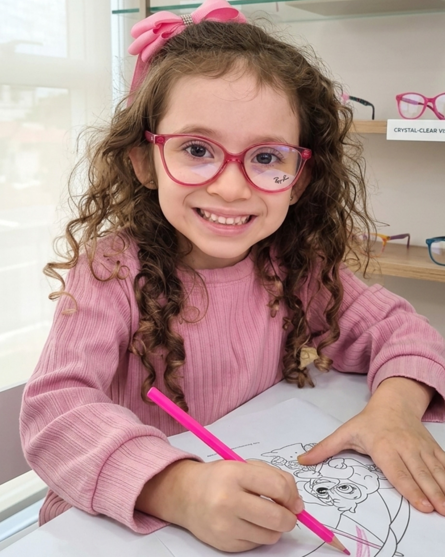 Armação infantil disponível na Zyon Ótica e Joalheria